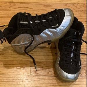 Foamposite Silver 🖤🤍 FOAMS